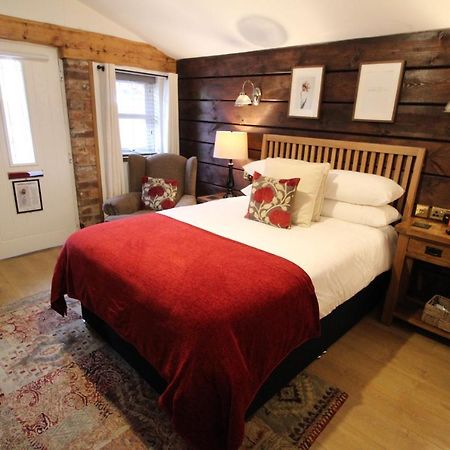 Boutique Garden Lodge @ The Larches Wolverhampton Eksteriør bilde