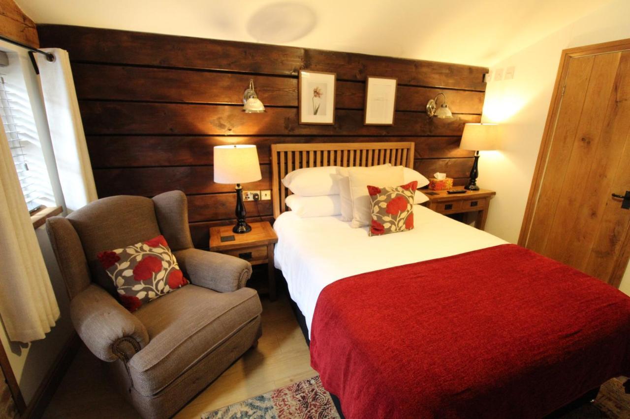 Boutique Garden Lodge @ The Larches Wolverhampton Eksteriør bilde